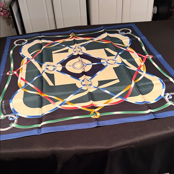 HERMES Figure Artisique Silk Scarf TAG UNWORN NEW IN BOX - Picture 6 of 13